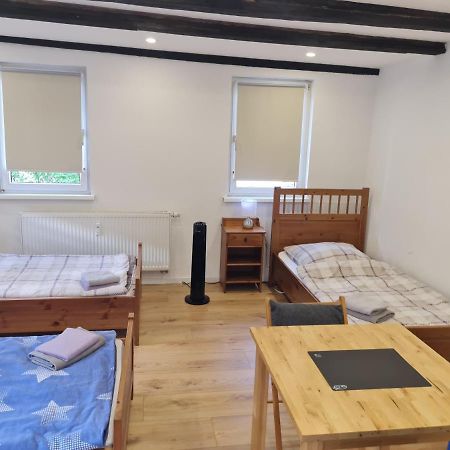 Haupt 3 Hostel Eningen unter Achalm Екстериор снимка
