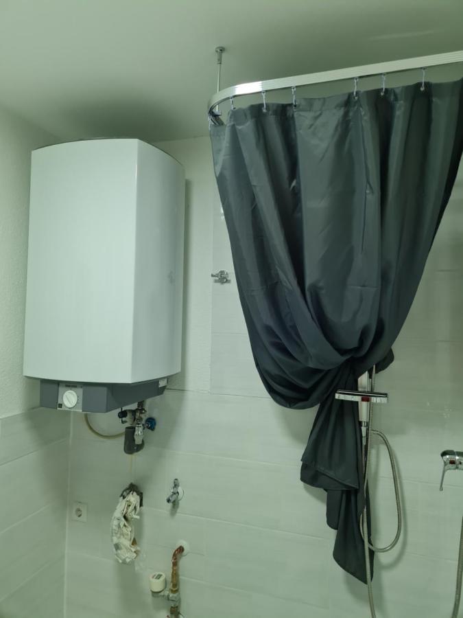 Haupt 3 Hostel Eningen unter Achalm Екстериор снимка