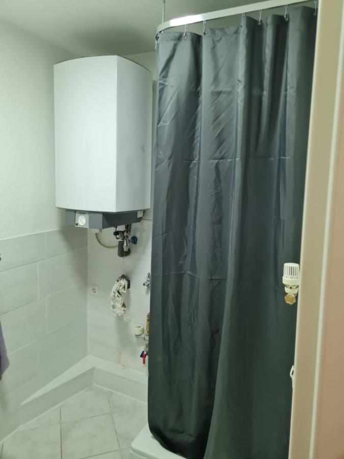Haupt 3 Hostel Eningen unter Achalm Екстериор снимка