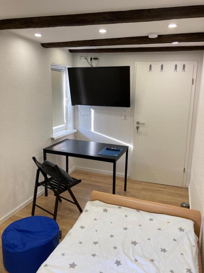 Haupt 3 Hostel Eningen unter Achalm Екстериор снимка